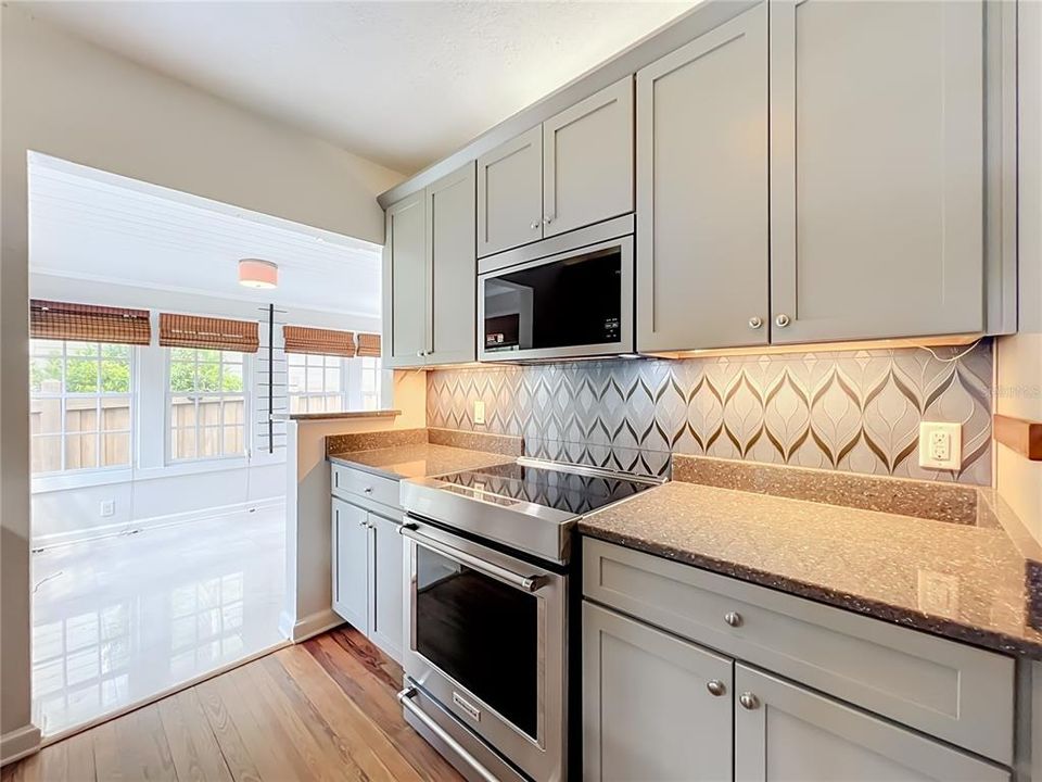 For Rent: $3,200 (3 beds, 2 baths, 1334 Square Feet)