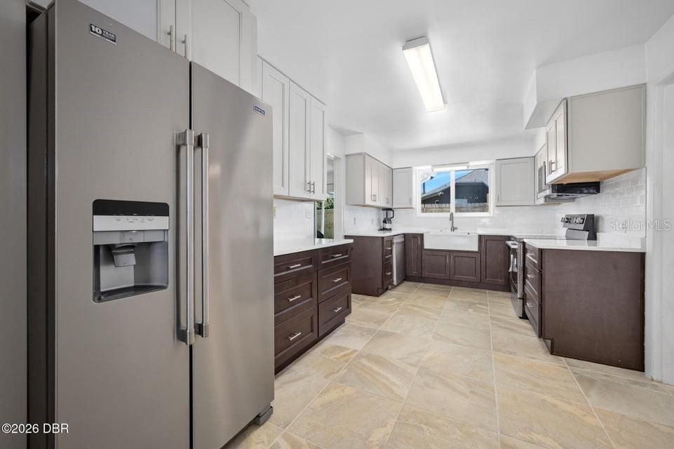 На продажу: $649,900 (4 спален, 3 ванн, 2244 Квадратных фут)
