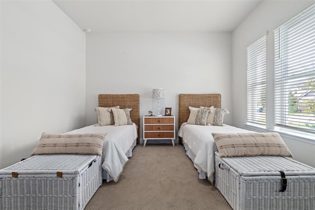 For Sale: $930,000 (4 beds, 3 baths, 3118 Square Feet)