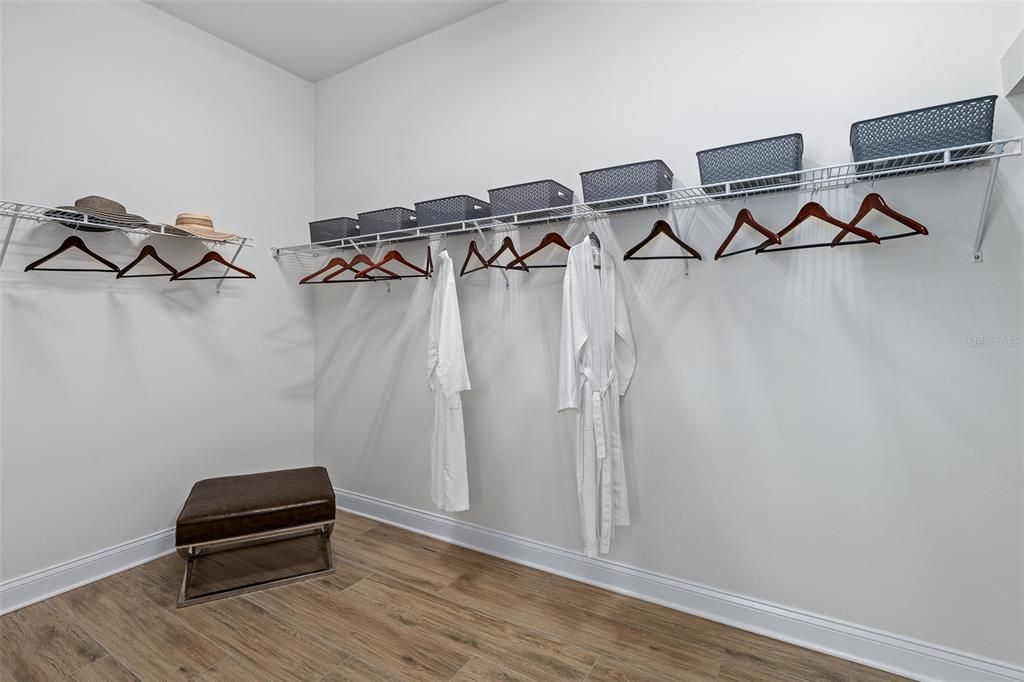 For Sale: $930,000 (4 beds, 3 baths, 3118 Square Feet)