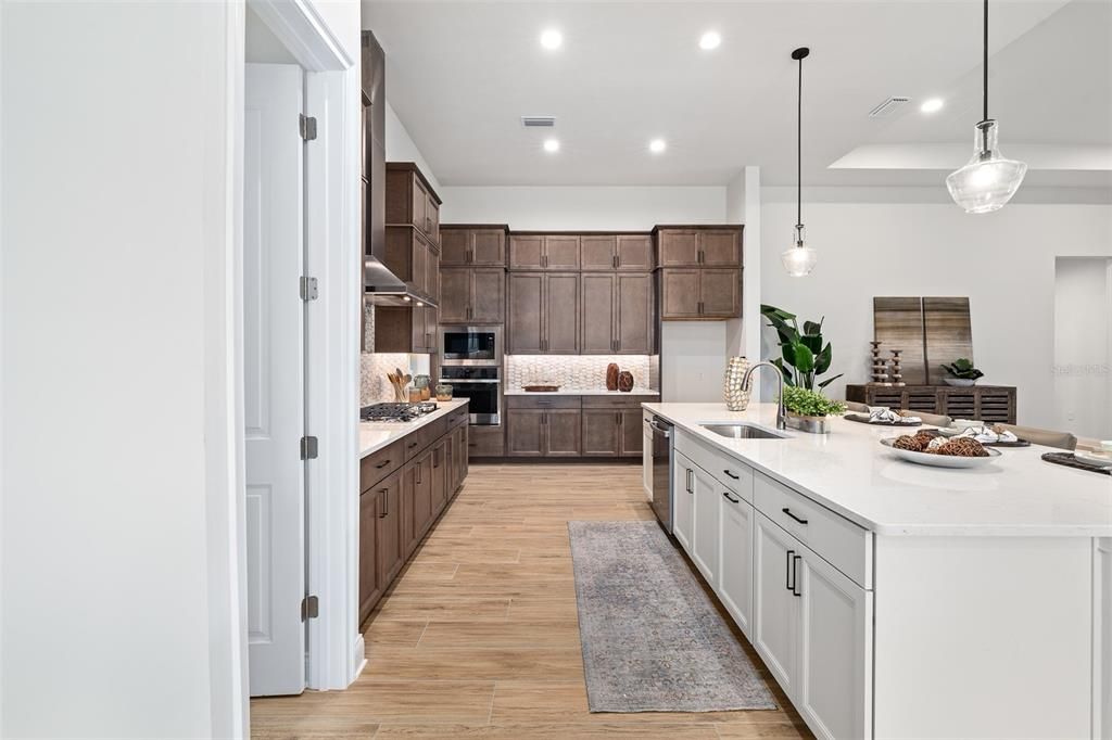 For Sale: $930,000 (4 beds, 3 baths, 3118 Square Feet)