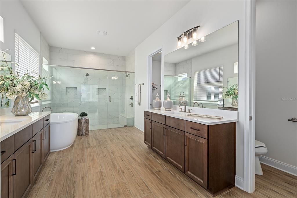 For Sale: $930,000 (4 beds, 3 baths, 3118 Square Feet)