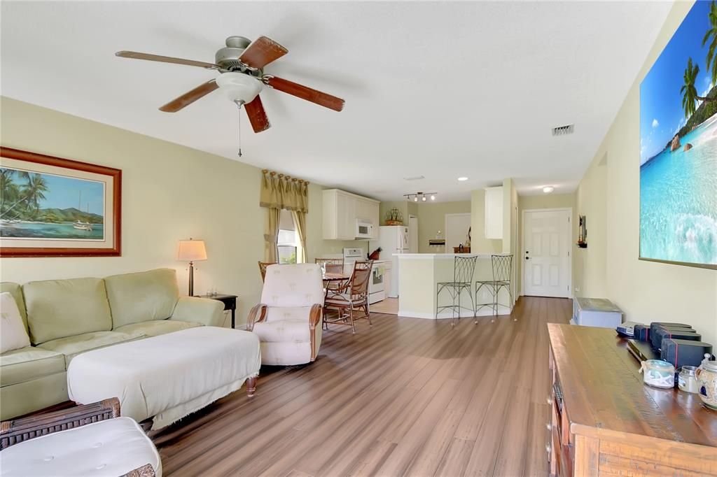 En Venta: $310,000 (3 camas, 2 baños, 1200 Pies cuadrados)