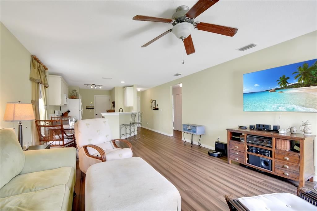 En Venta: $310,000 (3 camas, 2 baños, 1200 Pies cuadrados)