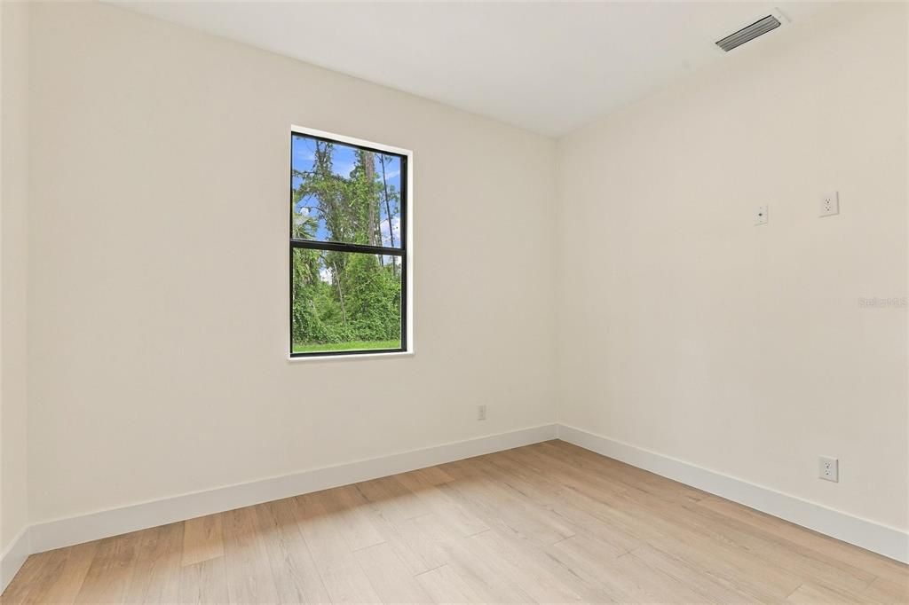 For Sale: $369,000 (3 beds, 2 baths, 1725 Square Feet)