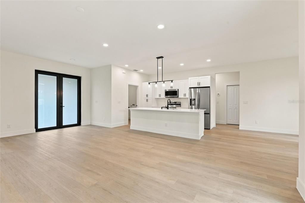 For Sale: $369,000 (3 beds, 2 baths, 1725 Square Feet)