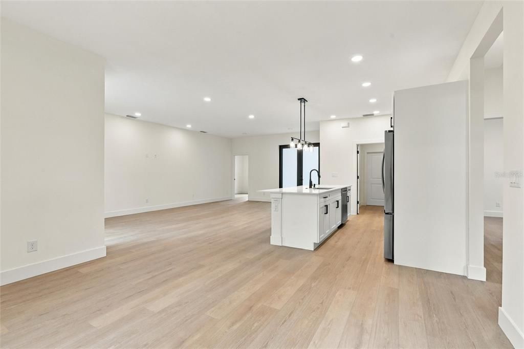 For Sale: $369,000 (3 beds, 2 baths, 1725 Square Feet)