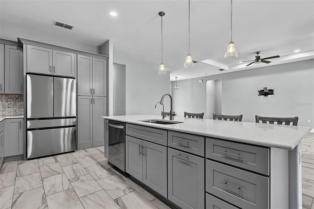 En Renta: $3,995 (5 camas, 3 baños, 2526 Pies cuadrados)