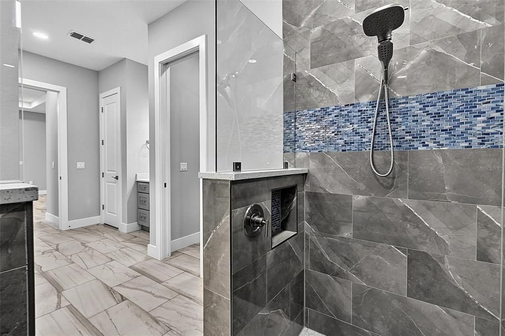 En Renta: $3,995 (5 camas, 3 baños, 2526 Pies cuadrados)