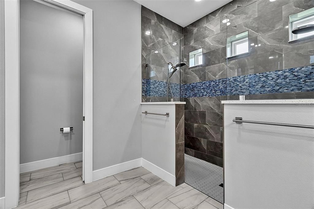 En Renta: $3,995 (5 camas, 3 baños, 2526 Pies cuadrados)