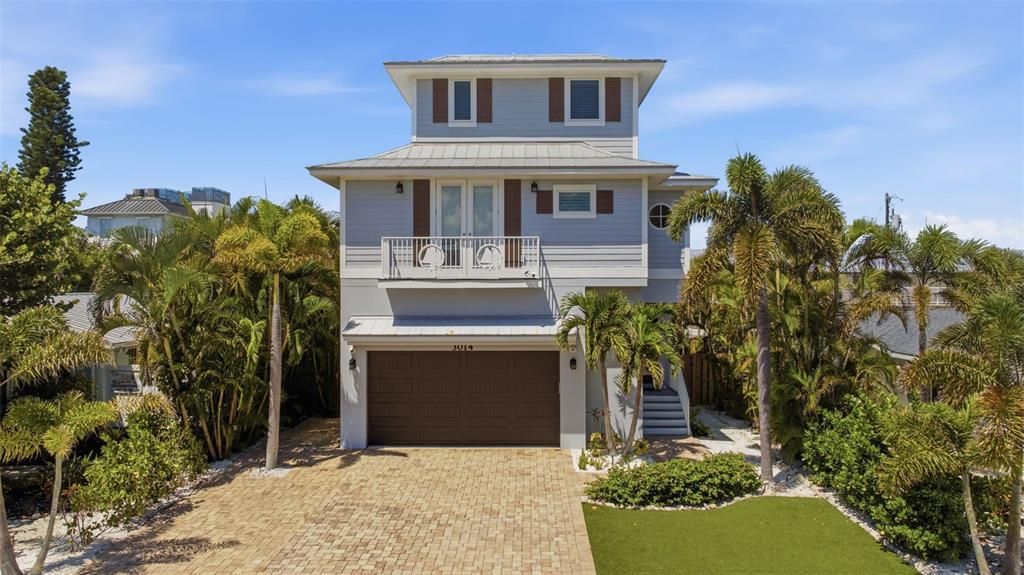 For Sale: $3,400,000 (4 beds, 3 baths, 2464 Square Feet)