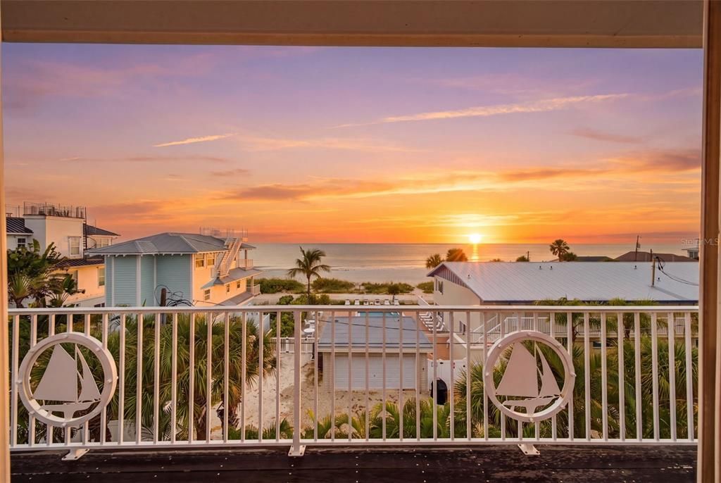 For Sale: $3,400,000 (4 beds, 3 baths, 2464 Square Feet)