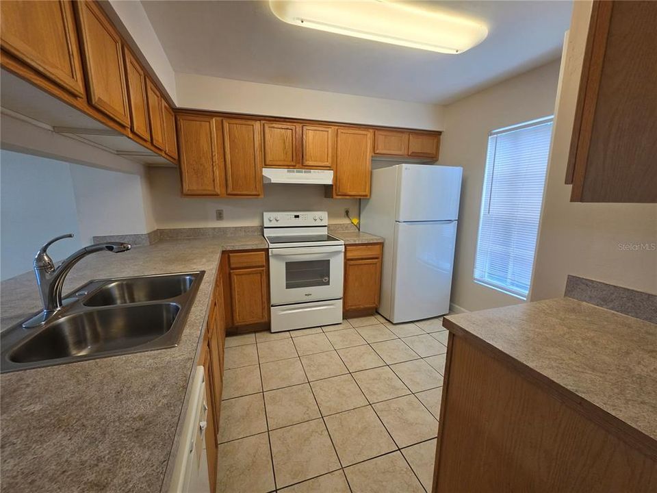 В аренду: $1,775 (3 спален, 2 ванн, 1192 Квадратных фут)