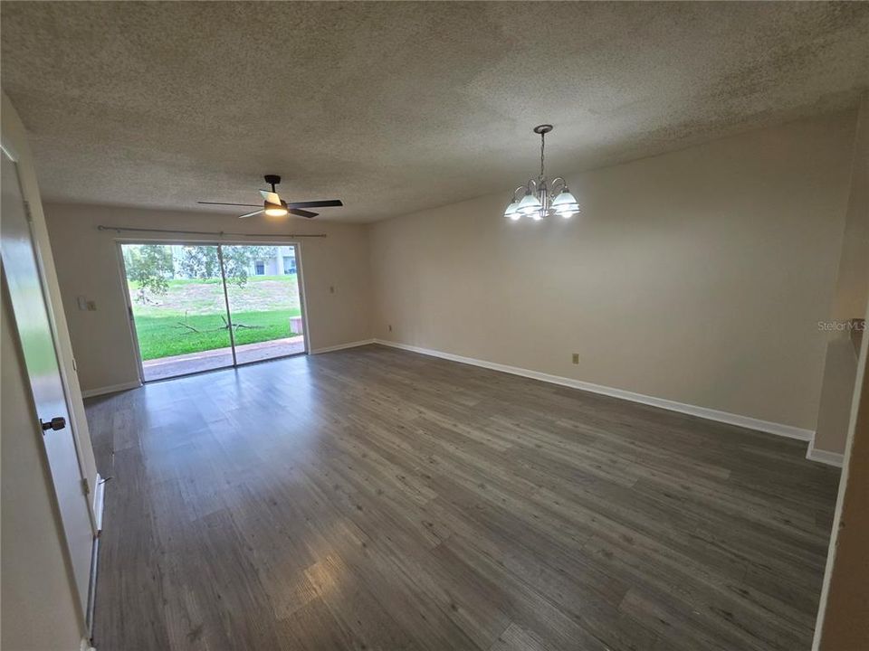 В аренду: $1,775 (3 спален, 2 ванн, 1192 Квадратных фут)