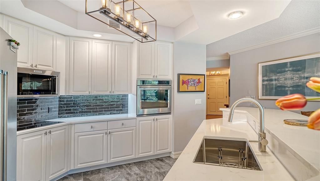 En Venta: $425,000 (3 camas, 3 baños, 2203 Pies cuadrados)