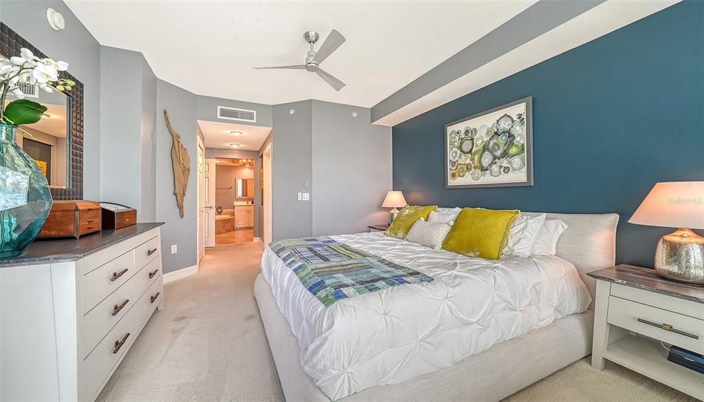 En Venta: $425,000 (3 camas, 3 baños, 2203 Pies cuadrados)