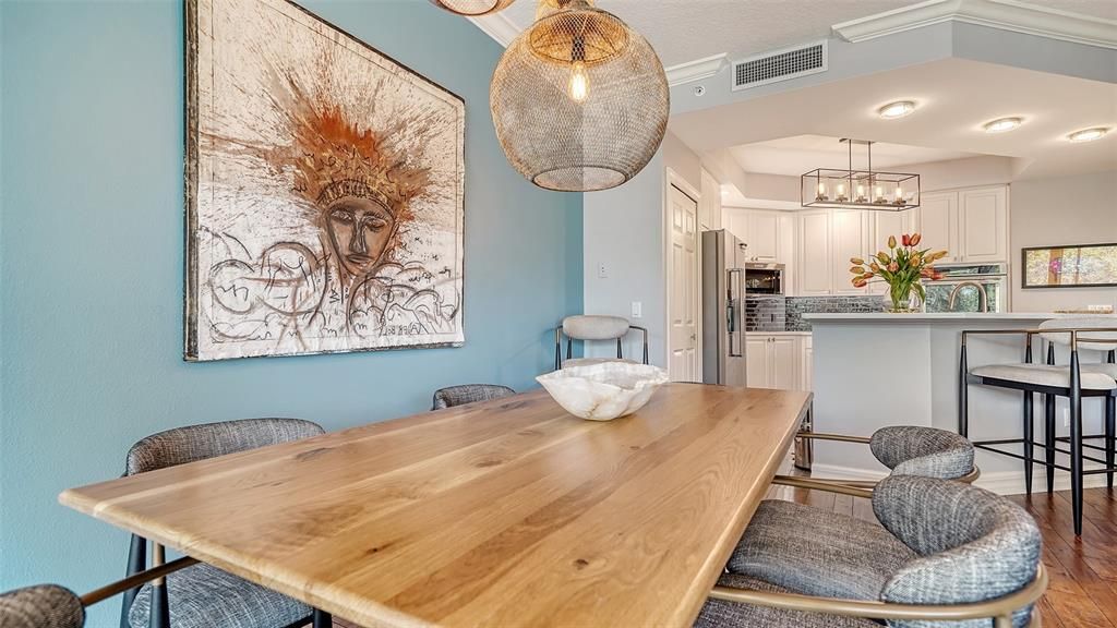 En Venta: $425,000 (3 camas, 3 baños, 2203 Pies cuadrados)