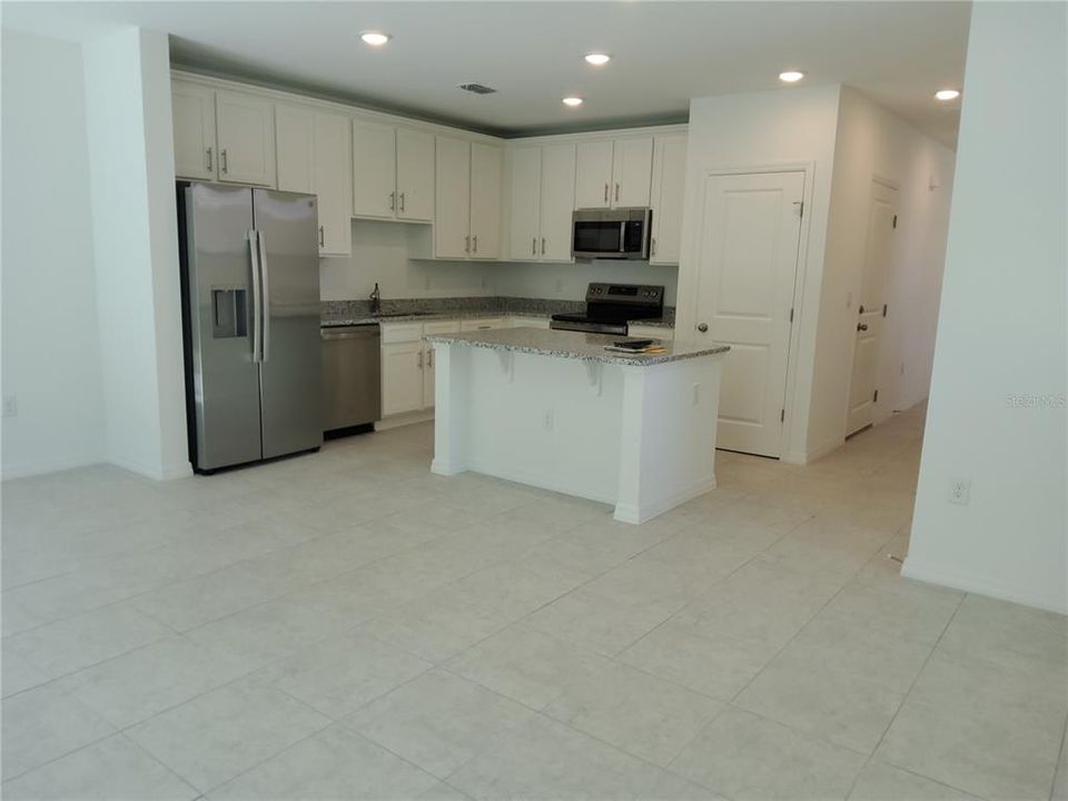 В аренду: $2,000 (3 спален, 2 ванн, 1300 Квадратных фут)