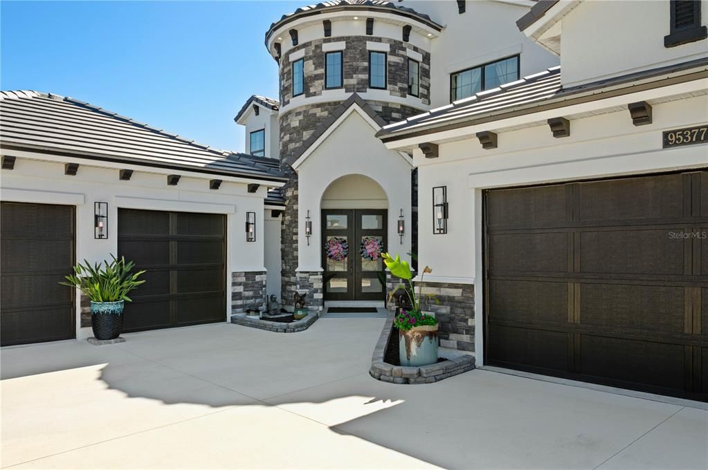 For Sale: $1,700,000 (5 beds, 3 baths, 3881 Square Feet)