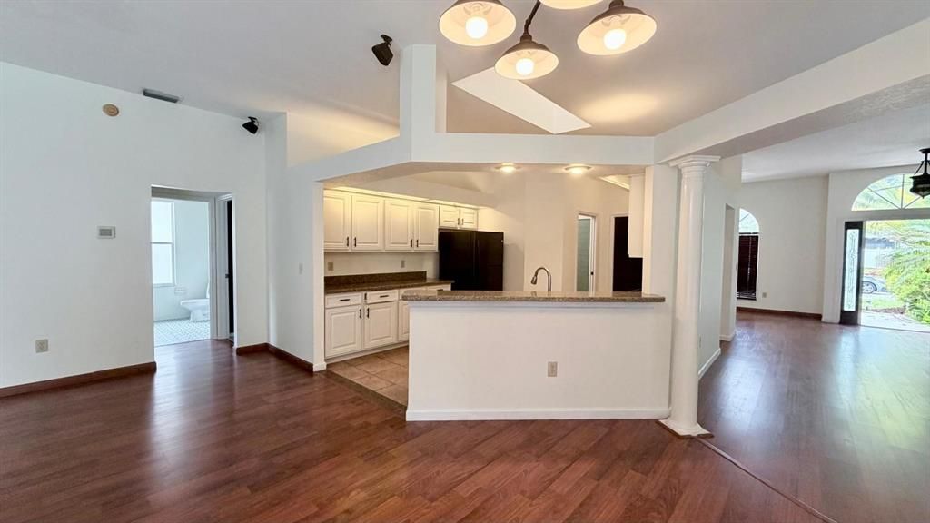 For Rent: $3,100 (3 beds, 2 baths, 2052 Square Feet)