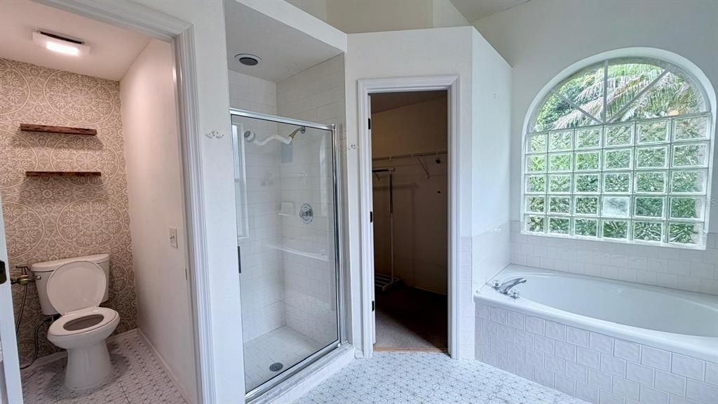 For Rent: $3,100 (3 beds, 2 baths, 2052 Square Feet)