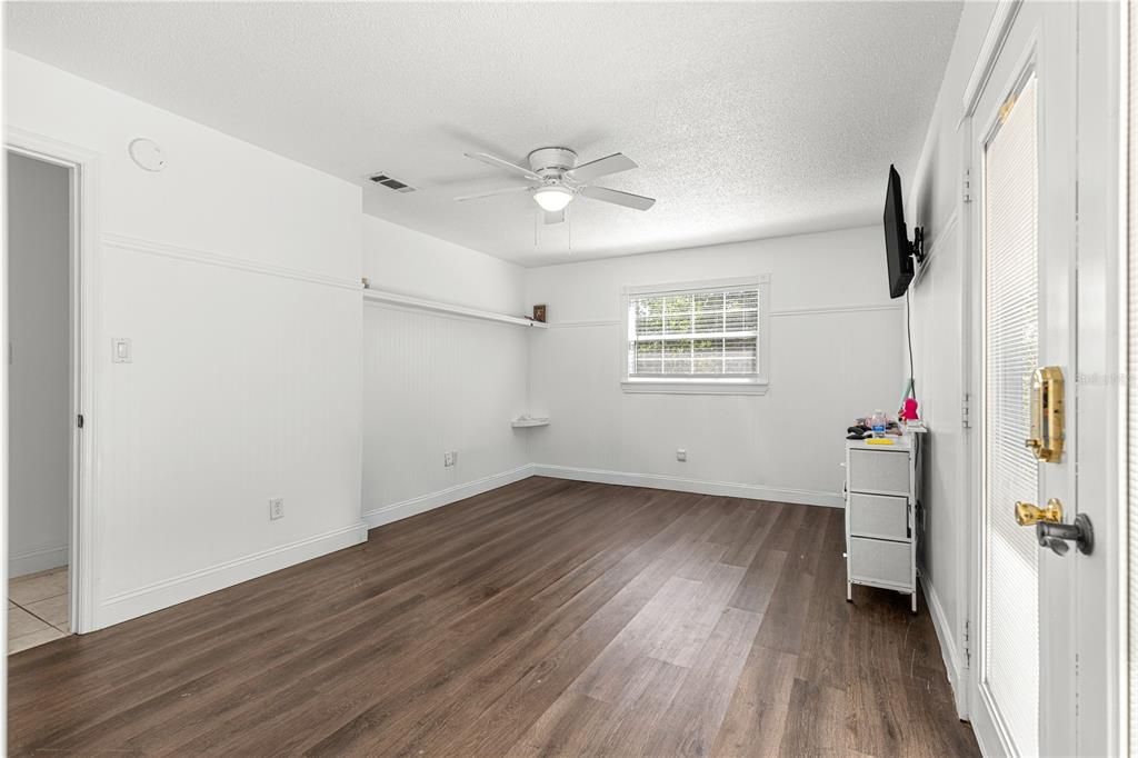 En Venta: $299,999 (3 camas, 2 baños, 1656 Pies cuadrados)