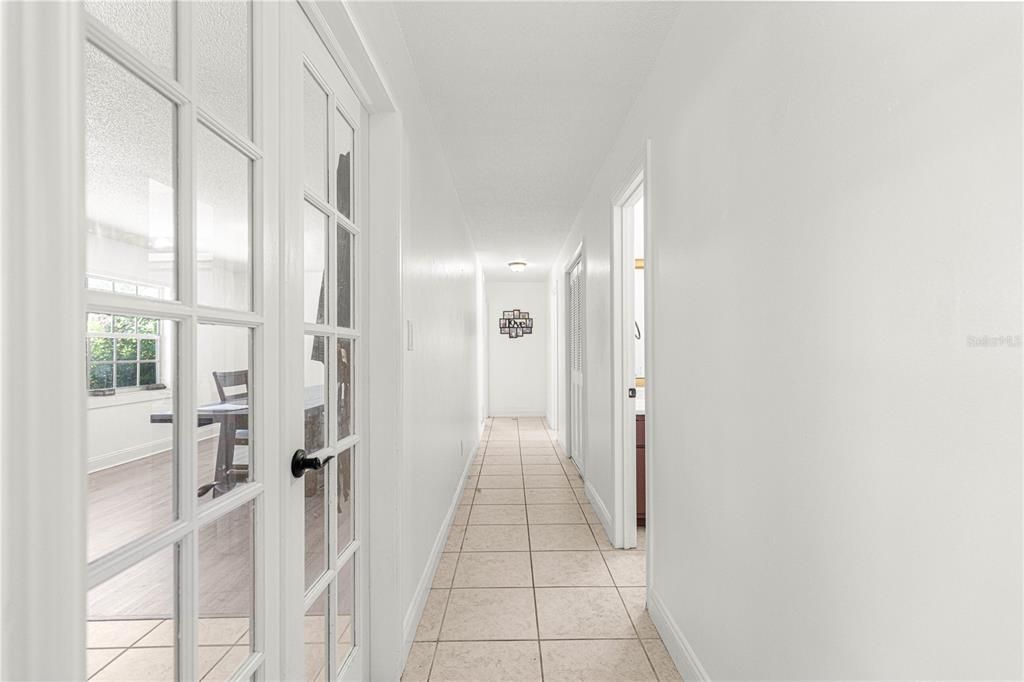 En Venta: $299,999 (3 camas, 2 baños, 1656 Pies cuadrados)
