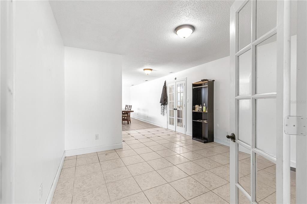 En Venta: $299,999 (3 camas, 2 baños, 1656 Pies cuadrados)