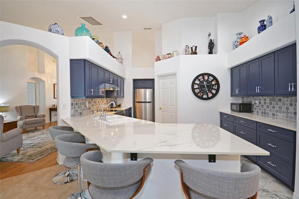 For Sale: $560,000 (6 beds, 3 baths, 2268 Square Feet)