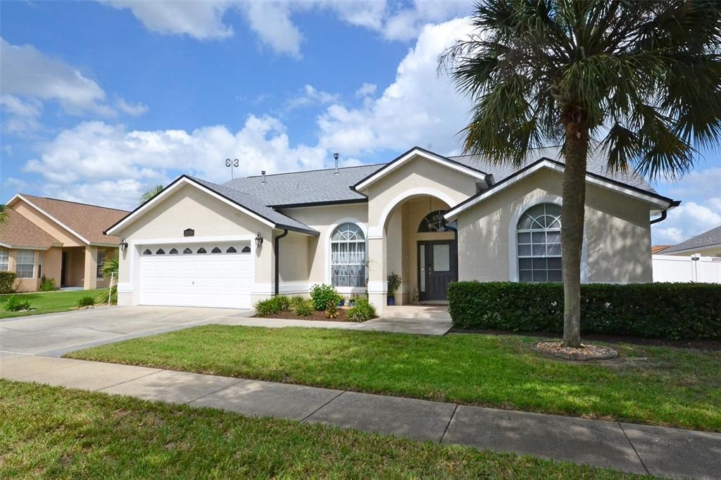 For Sale: $560,000 (6 beds, 3 baths, 2268 Square Feet)