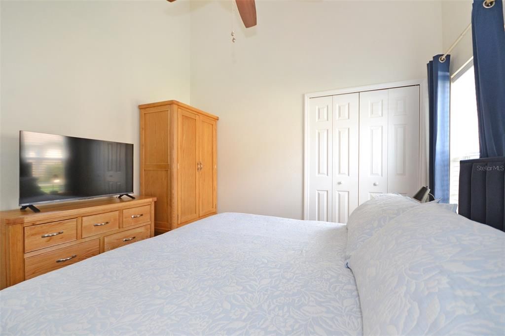 For Sale: $560,000 (6 beds, 3 baths, 2268 Square Feet)