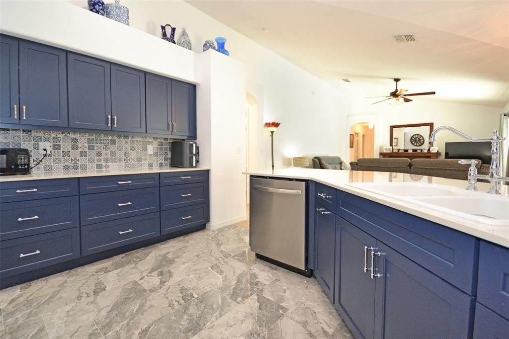 For Sale: $560,000 (6 beds, 3 baths, 2268 Square Feet)