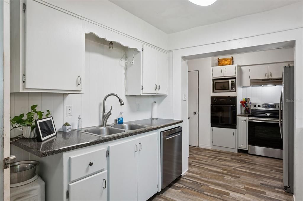 En Venta: $330,000 (4 camas, 2 baños, 1535 Pies cuadrados)