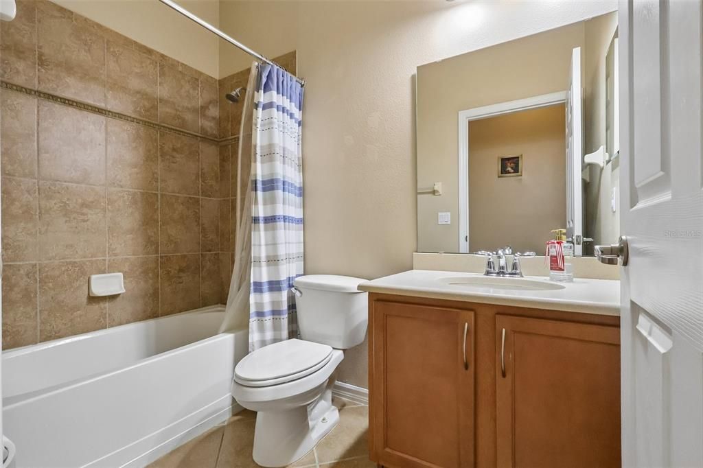 En Venta: $525,000 (4 camas, 2 baños, 1981 Pies cuadrados)