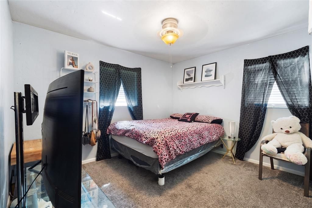 En Venta: $289,900 (3 camas, 2 baños, 1252 Pies cuadrados)
