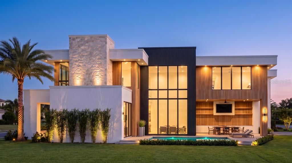 For Sale: $3,295,000 (6 beds, 6 baths, 6066 Square Feet)