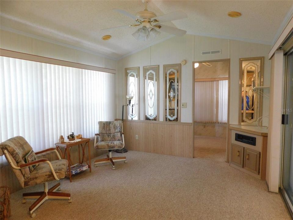 For Sale: $79,000 (3 beds, 1 baths, 675 Square Feet)