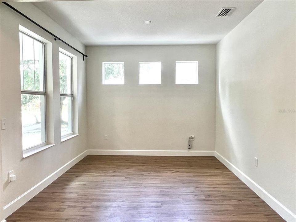 For Rent: $4,995 (5 beds, 3 baths, 2428 Square Feet)