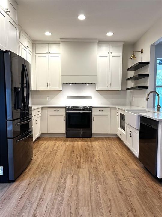 For Rent: $4,995 (5 beds, 3 baths, 2428 Square Feet)