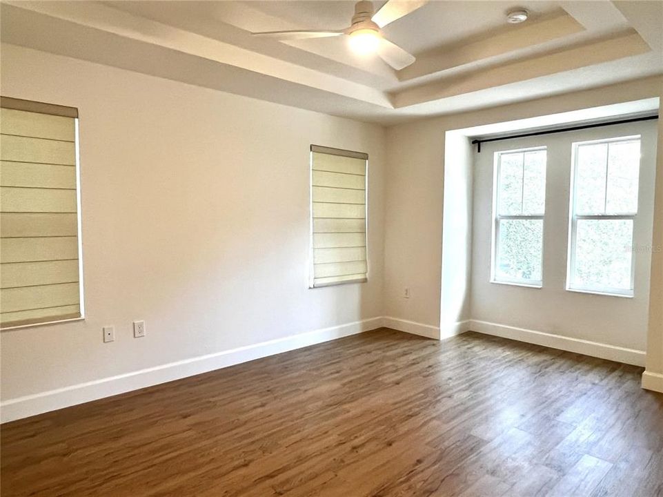 For Rent: $4,995 (5 beds, 3 baths, 2428 Square Feet)
