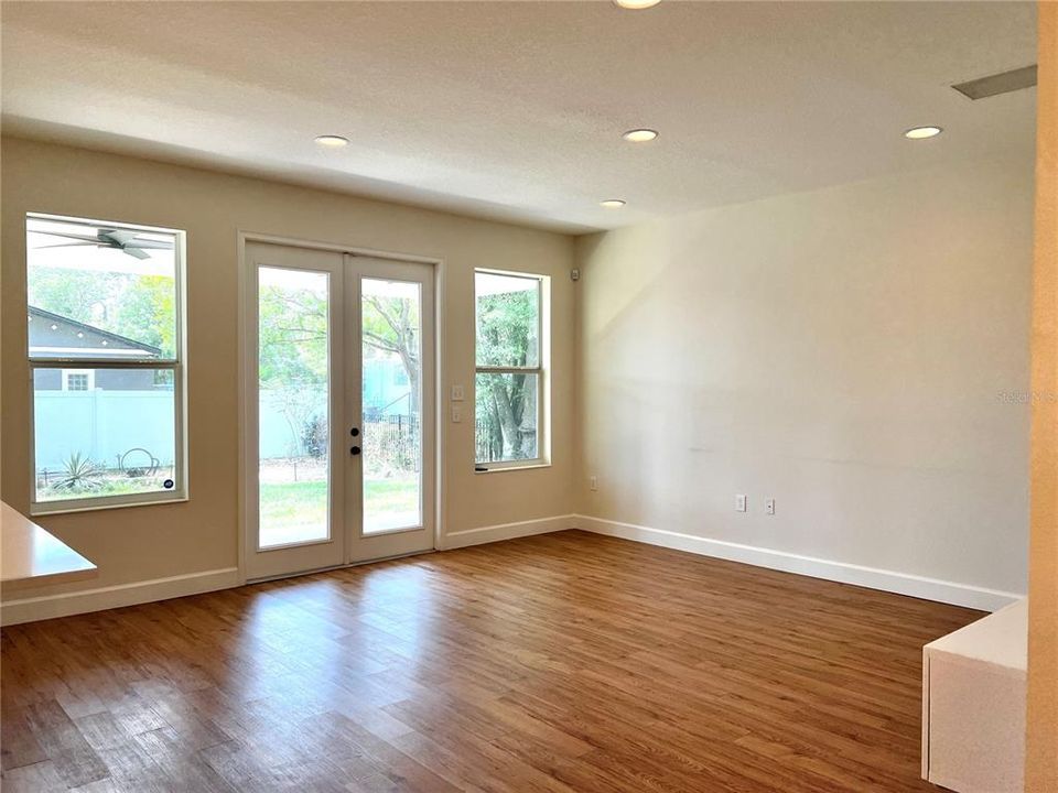 For Rent: $4,995 (5 beds, 3 baths, 2428 Square Feet)