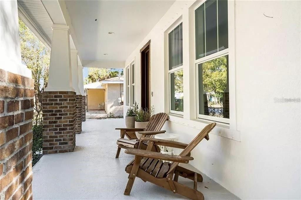 For Rent: $4,995 (5 beds, 3 baths, 2428 Square Feet)
