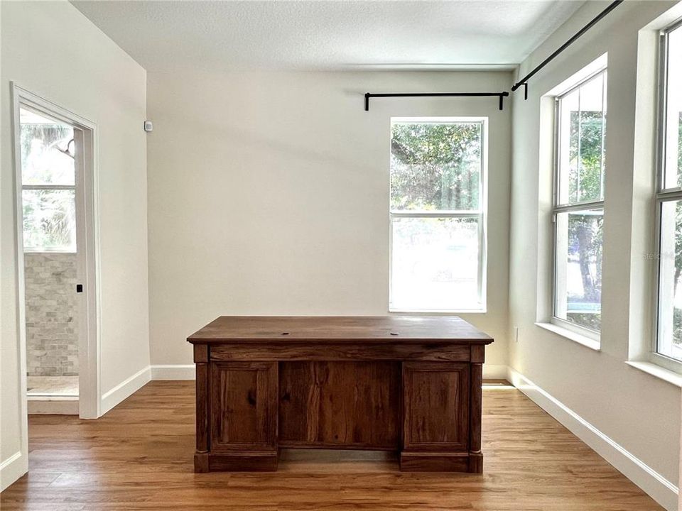 For Rent: $4,995 (5 beds, 3 baths, 2428 Square Feet)