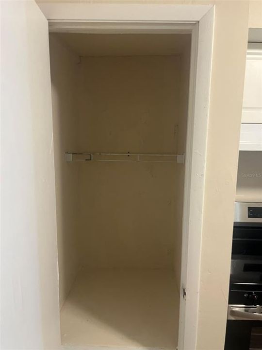For Rent: $1,700 (2 beds, 1 baths, 567 Square Feet)