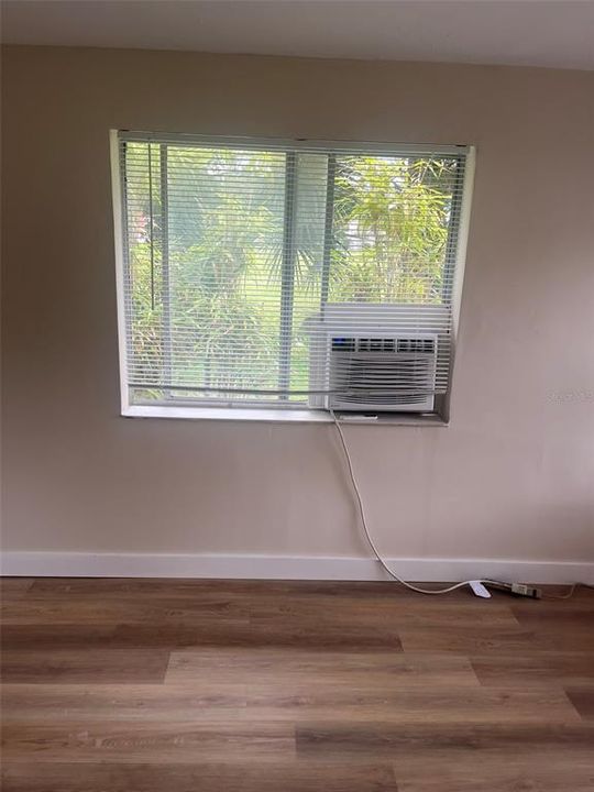 For Rent: $1,700 (2 beds, 1 baths, 567 Square Feet)