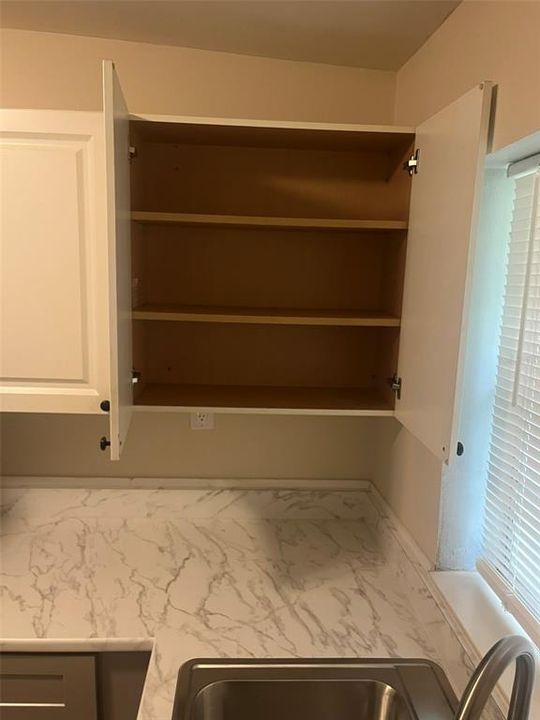 For Rent: $1,700 (2 beds, 1 baths, 567 Square Feet)
