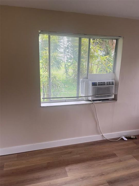 For Rent: $1,700 (2 beds, 1 baths, 567 Square Feet)