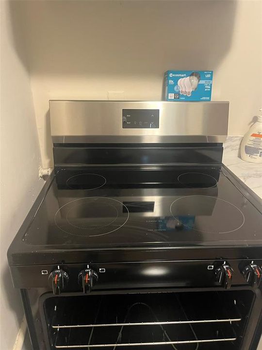 For Rent: $1,700 (2 beds, 1 baths, 567 Square Feet)