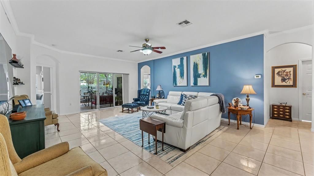 For Sale: $299,900 (3 beds, 2 baths, 1821 Square Feet)