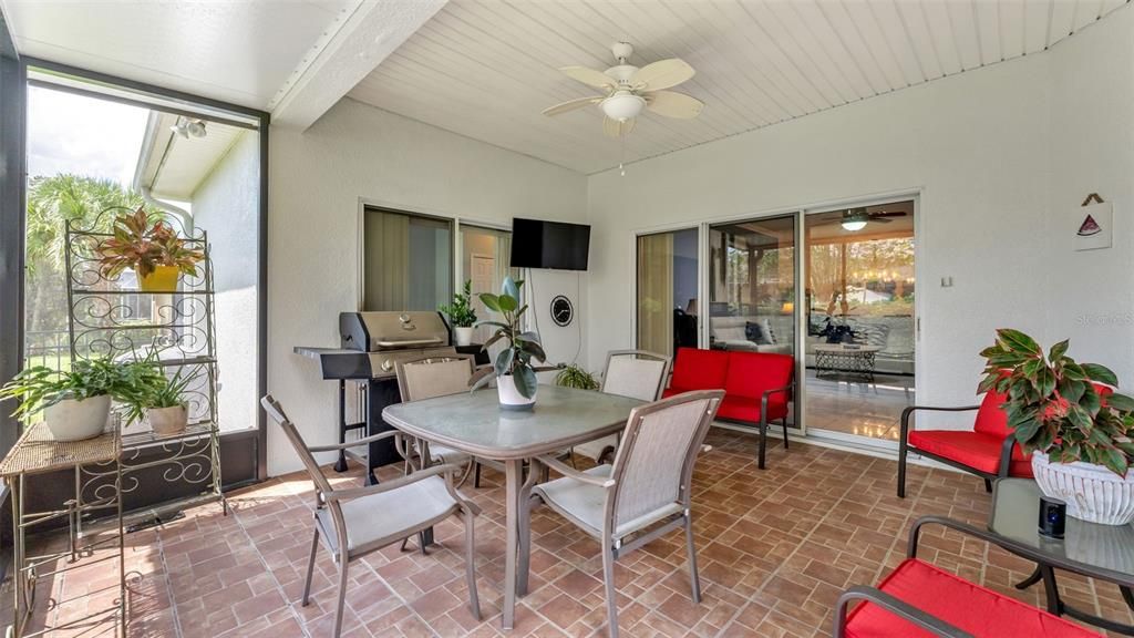 For Sale: $299,900 (3 beds, 2 baths, 1821 Square Feet)
